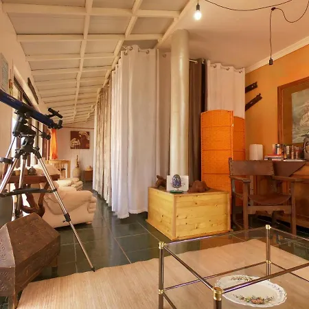 Kikiki House Country house *