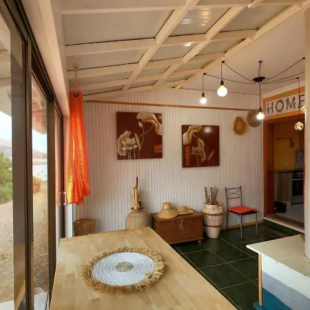 Kikiki House Country house *