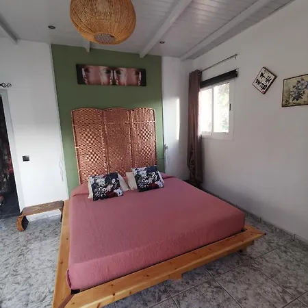 Country house Kikiki House *