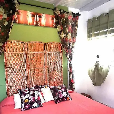 Country house Kikiki House *