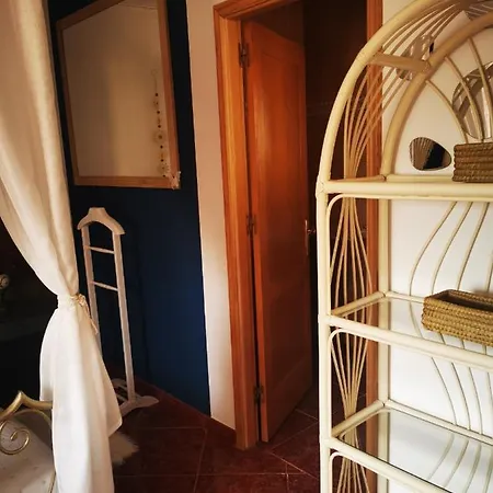Kikiki House *